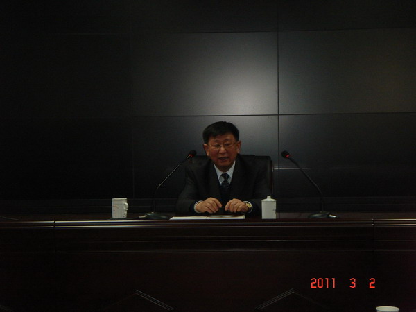 集團董事席華武總經(jīng)理、王重樂副總經(jīng)理，集團書記張正山親臨培訓(xùn)現(xiàn)場為大家授課